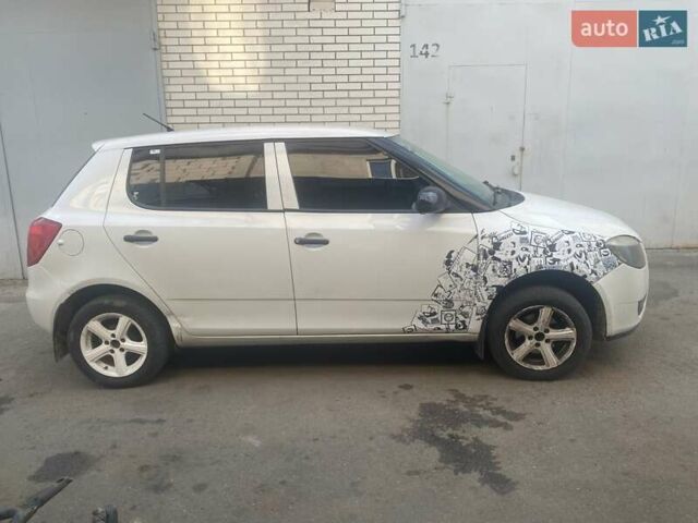 Шкода Фабия, объемом двигателя 1.39 л и пробегом 220 тыс. км за 3400 $, фото 2 на Automoto.ua