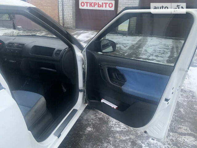 Шкода Фабія, об'ємом двигуна 1.2 л та пробігом 298 тис. км за 4500 $, фото 51 на Automoto.ua