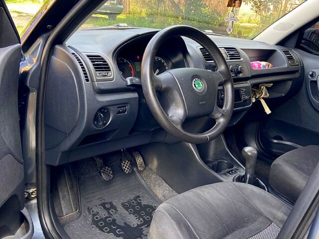 Шкода Фабия, объемом двигателя 1.2 л и пробегом 157 тыс. км за 5500 $, фото 4 на Automoto.ua