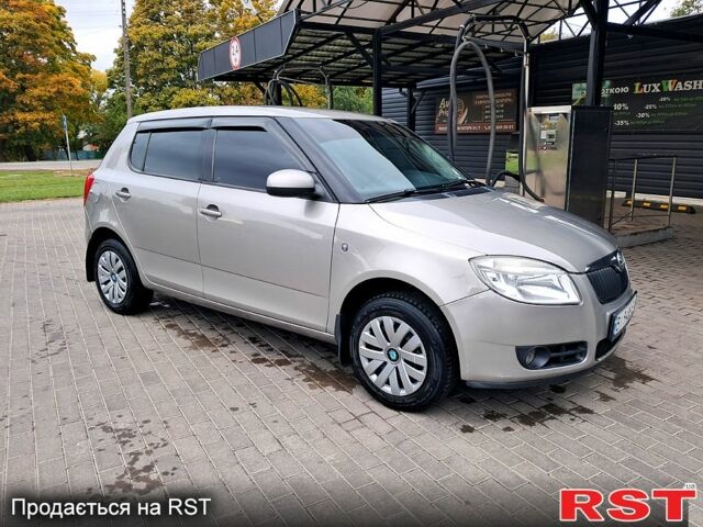 Шкода Фабия, объемом двигателя 1.2 л и пробегом 198 тыс. км за 3950 $, фото 1 на Automoto.ua