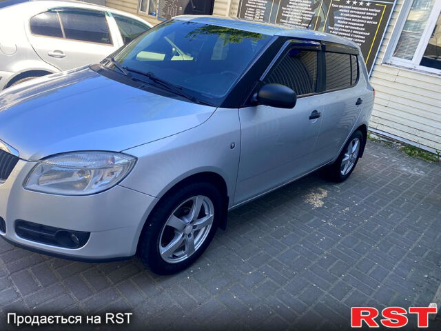 Шкода Фабия, объемом двигателя 1.2 л и пробегом 255 тыс. км за 5750 $, фото 2 на Automoto.ua