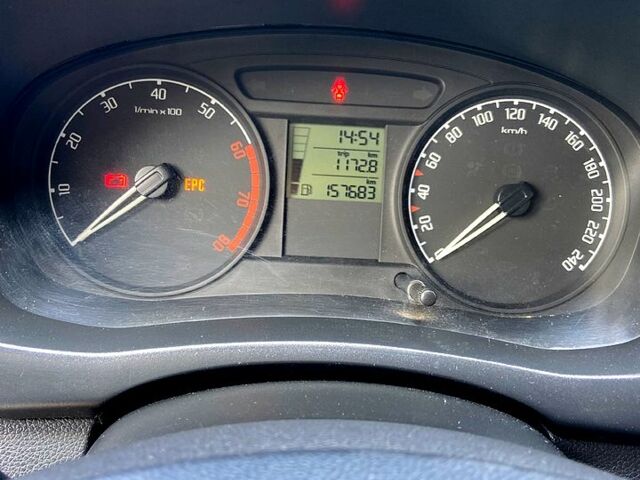 Шкода Фабия, объемом двигателя 1.2 л и пробегом 157 тыс. км за 5500 $, фото 5 на Automoto.ua