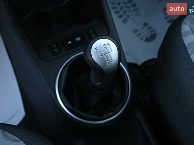 Шкода Фабія, об'ємом двигуна 1.39 л та пробігом 184 тис. км за 5800 $, фото 22 на Automoto.ua