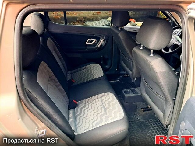 Шкода Фабия, объемом двигателя 1.2 л и пробегом 198 тыс. км за 3950 $, фото 7 на Automoto.ua