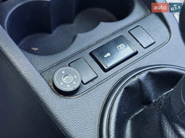Шкода Фабія, об'ємом двигуна 1.39 л та пробігом 224 тис. км за 4399 $, фото 35 на Automoto.ua