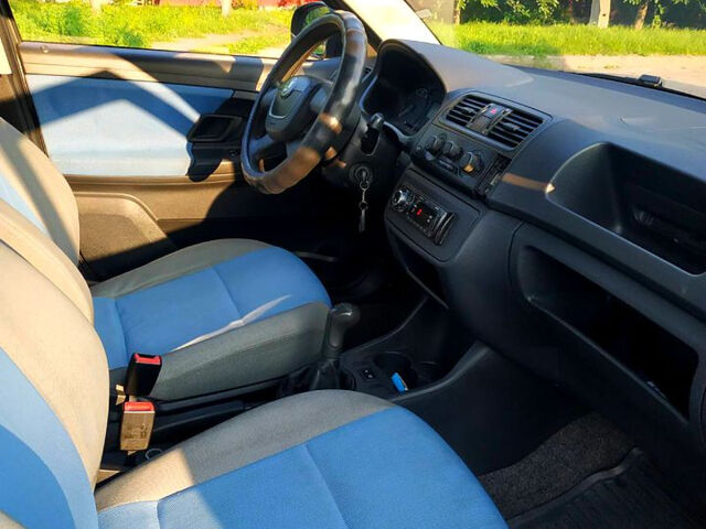 Шкода Фабия, объемом двигателя 1.2 л и пробегом 180 тыс. км за 4500 $, фото 1 на Automoto.ua