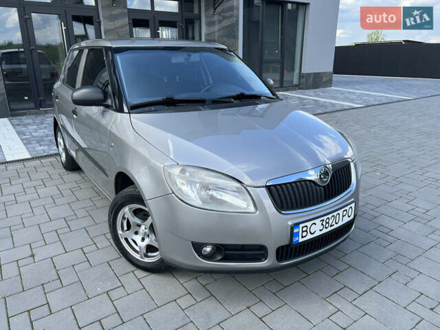 Шкода Фабия, объемом двигателя 1.2 л и пробегом 214 тыс. км за 4200 $, фото 4 на Automoto.ua