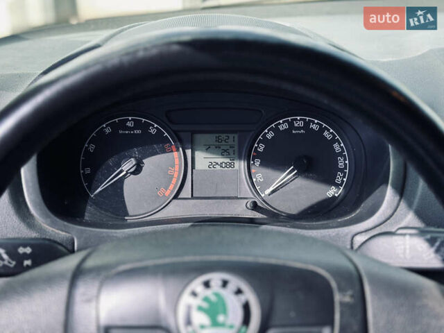 Шкода Фабія, об'ємом двигуна 1.39 л та пробігом 224 тис. км за 4399 $, фото 29 на Automoto.ua
