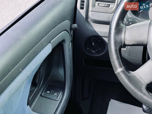Шкода Фабія, об'ємом двигуна 1.39 л та пробігом 224 тис. км за 4399 $, фото 23 на Automoto.ua