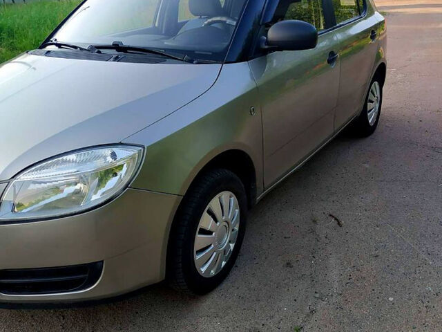 Шкода Фабия, объемом двигателя 1.2 л и пробегом 180 тыс. км за 4500 $, фото 2 на Automoto.ua