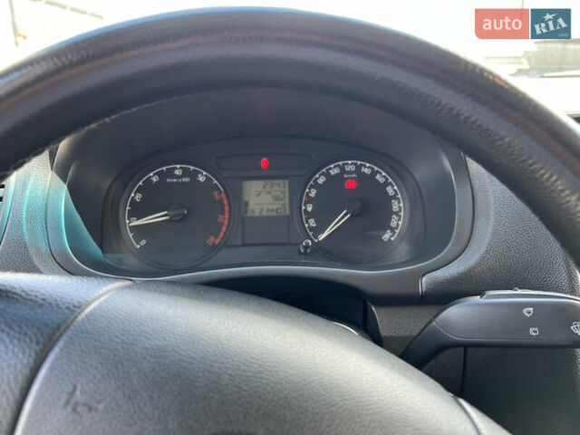 Шкода Фабия, объемом двигателя 1.2 л и пробегом 214 тыс. км за 4200 $, фото 25 на Automoto.ua