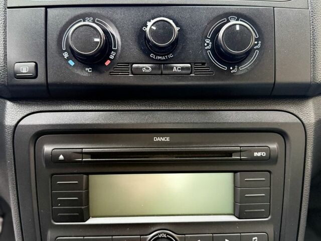 Шкода Фабия, объемом двигателя 1.2 л и пробегом 152 тыс. км за 4500 $, фото 17 на Automoto.ua