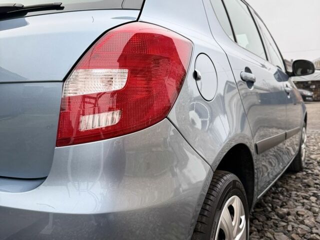 Шкода Фабия, объемом двигателя 1.2 л и пробегом 152 тыс. км за 4500 $, фото 11 на Automoto.ua