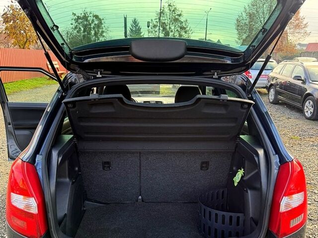 Шкода Фабия, объемом двигателя 1.4 л и пробегом 190 тыс. км за 8300 $, фото 4 на Automoto.ua