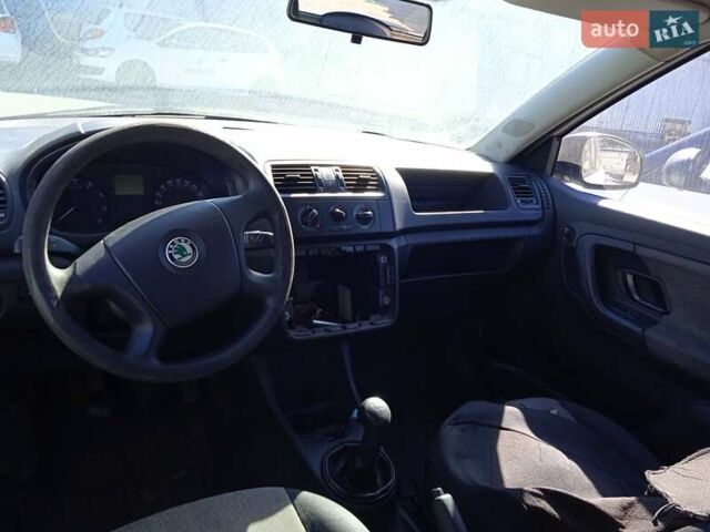 Шкода Фабия, объемом двигателя 1.4 л и пробегом 382 тыс. км за 2050 $, фото 3 на Automoto.ua