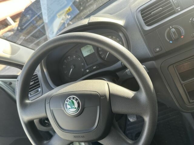 Шкода Фабія, об'ємом двигуна 1.2 л та пробігом 67 тис. км за 6400 $, фото 6 на Automoto.ua