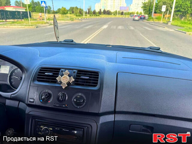 Шкода Фабия, объемом двигателя 1.4 л и пробегом 173 тыс. км за 4700 $, фото 5 на Automoto.ua