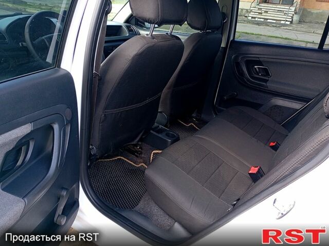 Шкода Фабия, объемом двигателя 16 л и пробегом 259 тыс. км за 5200 $, фото 8 на Automoto.ua