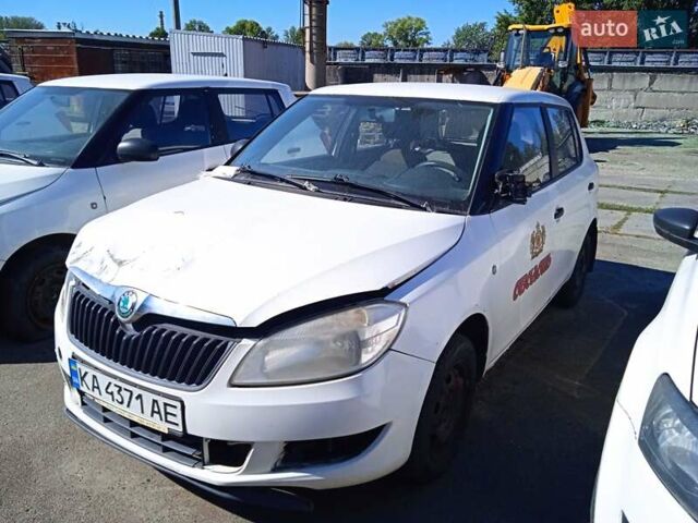 Шкода Фабия, объемом двигателя 1.4 л и пробегом 382 тыс. км за 2050 $, фото 5 на Automoto.ua