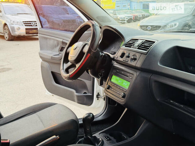 Шкода Фабія, об'ємом двигуна 1.39 л та пробігом 250 тис. км за 4950 $, фото 21 на Automoto.ua