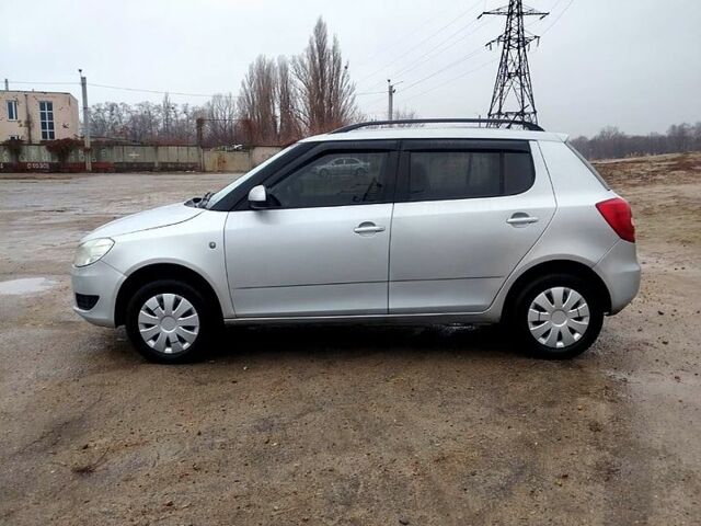 Шкода Фабія 2012 у Харкові на Automoto.ua Шкода Фабія, об'ємом двигуна 14 л та пробігом 230 тис. км за 4700 $, фото 6 на Automoto.ua