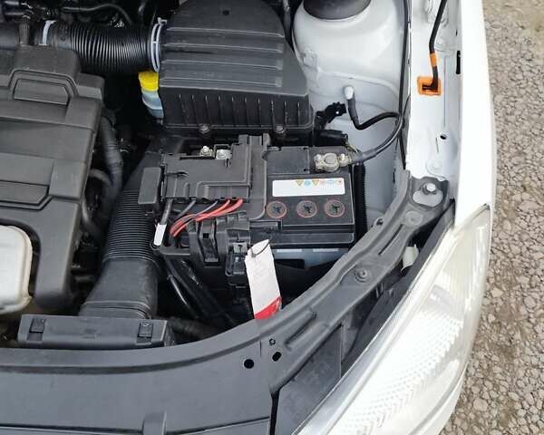 Шкода Фабія, об'ємом двигуна 1.4 л та пробігом 199 тис. км за 8500 $, фото 47 на Automoto.ua