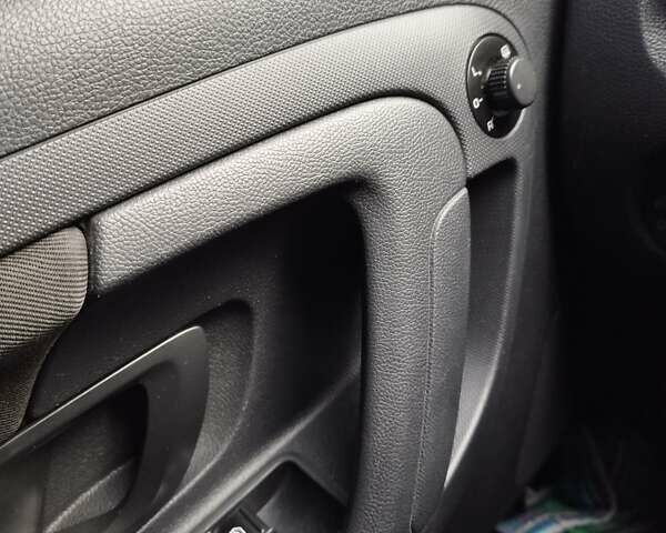 Шкода Фабія, об'ємом двигуна 1.4 л та пробігом 199 тис. км за 8500 $, фото 54 на Automoto.ua