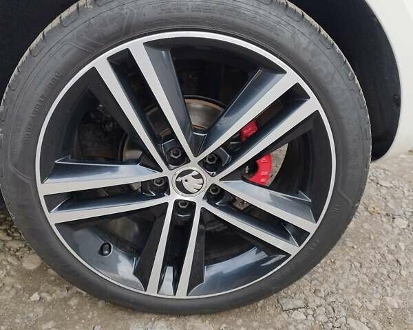 Шкода Фабія, об'ємом двигуна 1.4 л та пробігом 199 тис. км за 8500 $, фото 39 на Automoto.ua