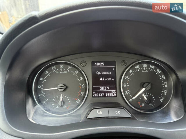 Шкода Фабия, объемом двигателя 1.6 л и пробегом 250 тыс. км за 6300 $, фото 10 на Automoto.ua