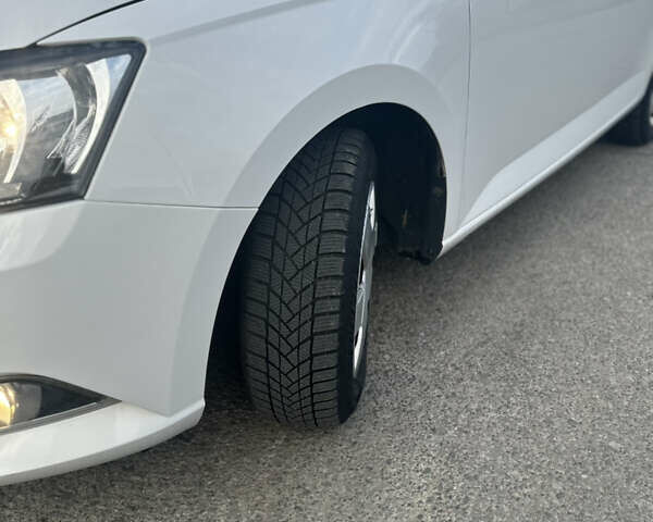 Шкода Фабия, объемом двигателя 1.4 л и пробегом 212 тыс. км за 7600 $, фото 7 на Automoto.ua