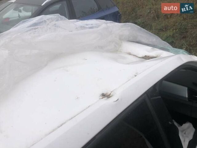 Шкода Фабия, объемом двигателя 1 л и пробегом 238 тыс. км за 2600 $, фото 3 на Automoto.ua