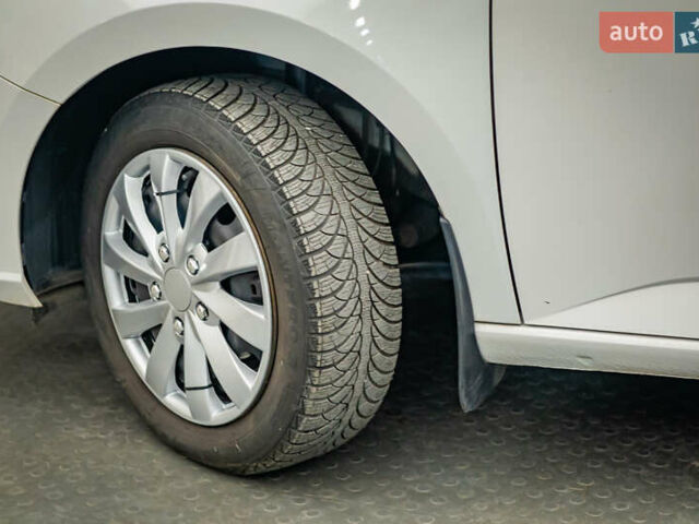 Шкода Фабия, объемом двигателя 1 л и пробегом 68 тыс. км за 8258 $, фото 7 на Automoto.ua