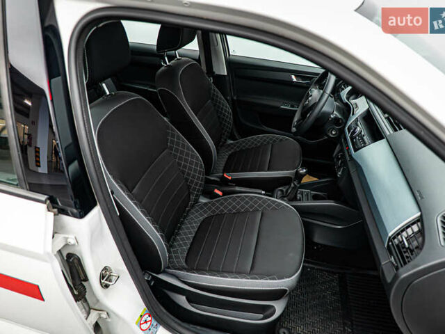 Шкода Фабия, объемом двигателя 1 л и пробегом 88 тыс. км за 8434 $, фото 9 на Automoto.ua