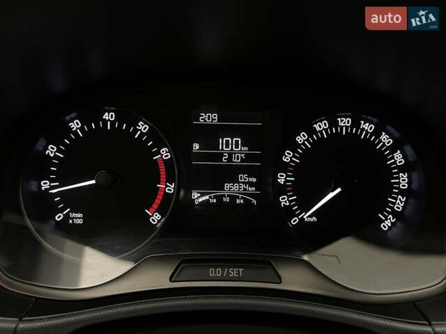 Шкода Фабия, объемом двигателя 1 л и пробегом 85 тыс. км за 7910 $, фото 8 на Automoto.ua