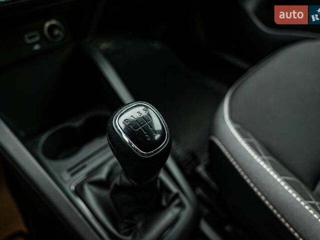 Шкода Фабия, объемом двигателя 1 л и пробегом 73 тыс. км за 8553 $, фото 14 на Automoto.ua