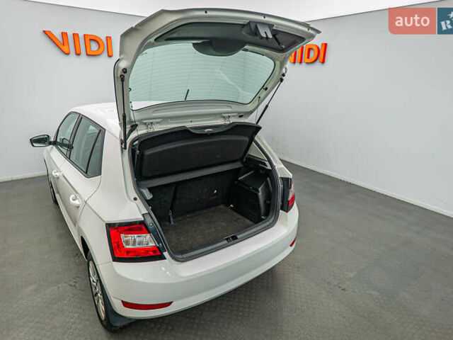 Шкода Фабия, объемом двигателя 1 л и пробегом 84 тыс. км за 8586 $, фото 6 на Automoto.ua