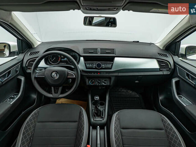 Шкода Фабия, объемом двигателя 1 л и пробегом 73 тыс. км за 8553 $, фото 9 на Automoto.ua