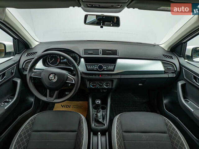 Шкода Фабия, объемом двигателя 1 л и пробегом 103 тыс. км за 8505 $, фото 8 на Automoto.ua