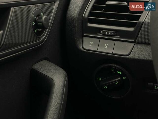 Шкода Фабия, объемом двигателя 1 л и пробегом 85 тыс. км за 7910 $, фото 9 на Automoto.ua