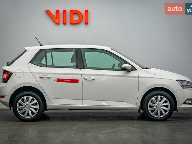 Шкода Фабия, объемом двигателя 1 л и пробегом 88 тыс. км за 8434 $, фото 3 на Automoto.ua