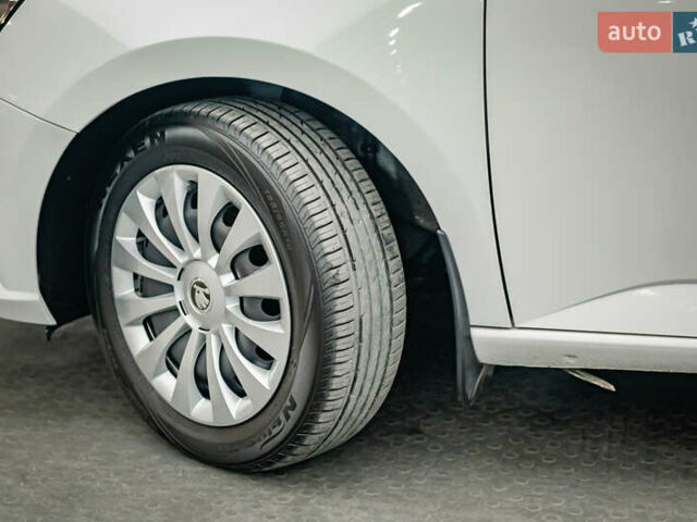 Шкода Фабія, об'ємом двигуна 1 л та пробігом 64 тис. км за 8829 $, фото 7 на Automoto.ua