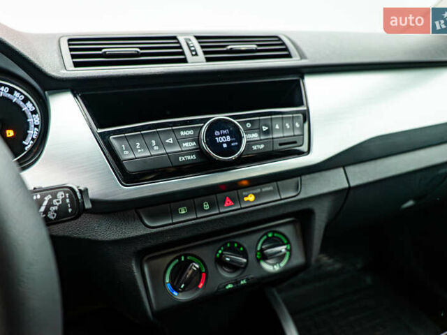 Шкода Фабія, об'ємом двигуна 1 л та пробігом 64 тис. км за 8829 $, фото 10 на Automoto.ua