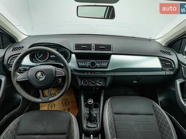 Шкода Фабия, объемом двигателя 1 л и пробегом 84 тыс. км за 8586 $, фото 8 на Automoto.ua