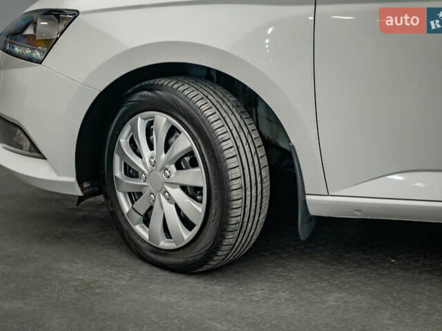 Шкода Фабия, объемом двигателя 1 л и пробегом 73 тыс. км за 8553 $, фото 7 на Automoto.ua