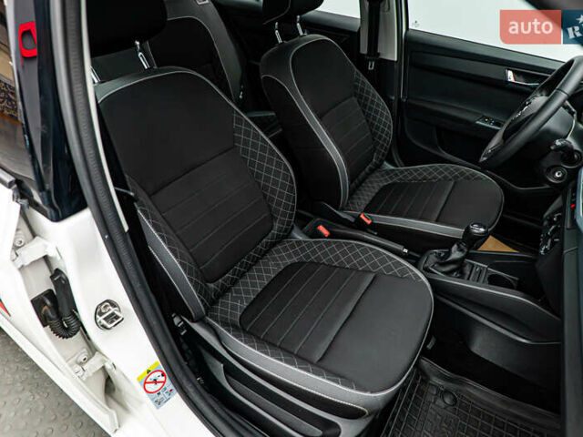 Шкода Фабия, объемом двигателя 1 л и пробегом 73 тыс. км за 8553 $, фото 15 на Automoto.ua