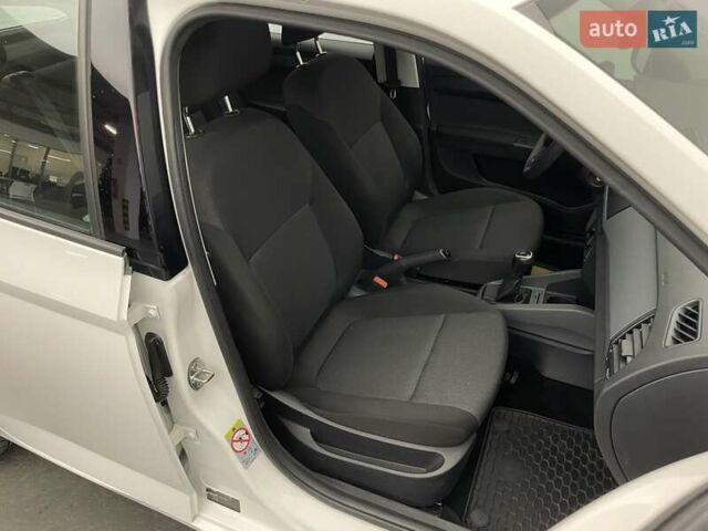 Шкода Фабия, объемом двигателя 1 л и пробегом 85 тыс. км за 7910 $, фото 11 на Automoto.ua