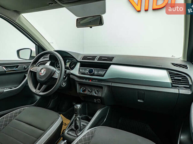 Шкода Фабия, объемом двигателя 1 л и пробегом 88 тыс. км за 8434 $, фото 8 на Automoto.ua