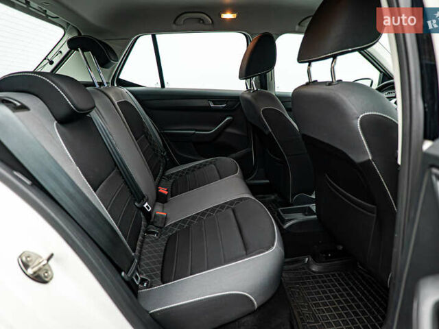 Шкода Фабія, об'ємом двигуна 1 л та пробігом 64 тис. км за 8829 $, фото 12 на Automoto.ua