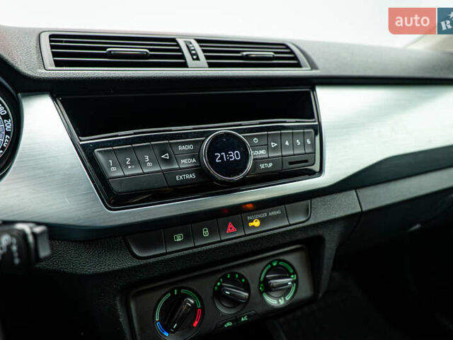 Шкода Фабия, объемом двигателя 1 л и пробегом 73 тыс. км за 8553 $, фото 13 на Automoto.ua