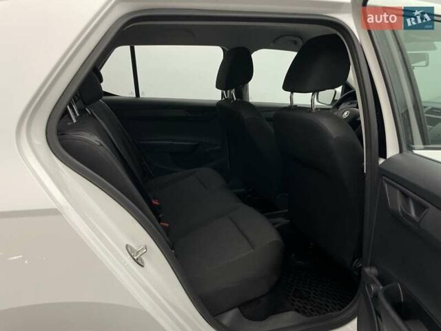 Шкода Фабия, объемом двигателя 1 л и пробегом 85 тыс. км за 7910 $, фото 12 на Automoto.ua